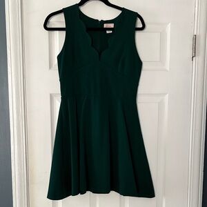 Love…Ady (Nordstrom) Green Scallop V-Neck A Line Skater Dress Homecoming Size L